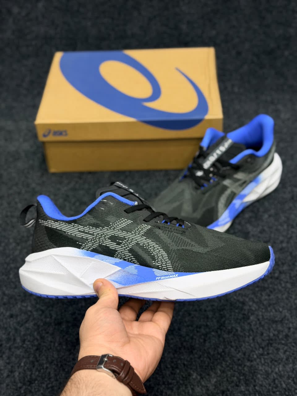 Asics Nova blast